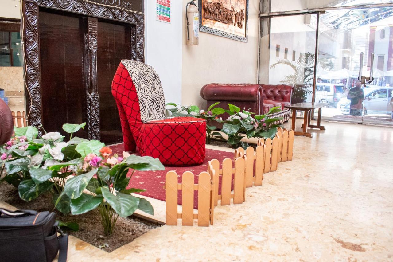 Ambassadeur Hotel Nairobi Buitenkant foto
